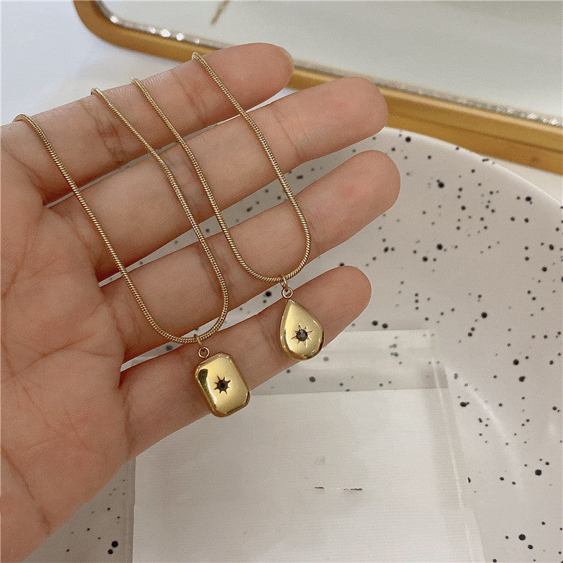 Retro Star Titanium Steel Necklace Metallic Wind