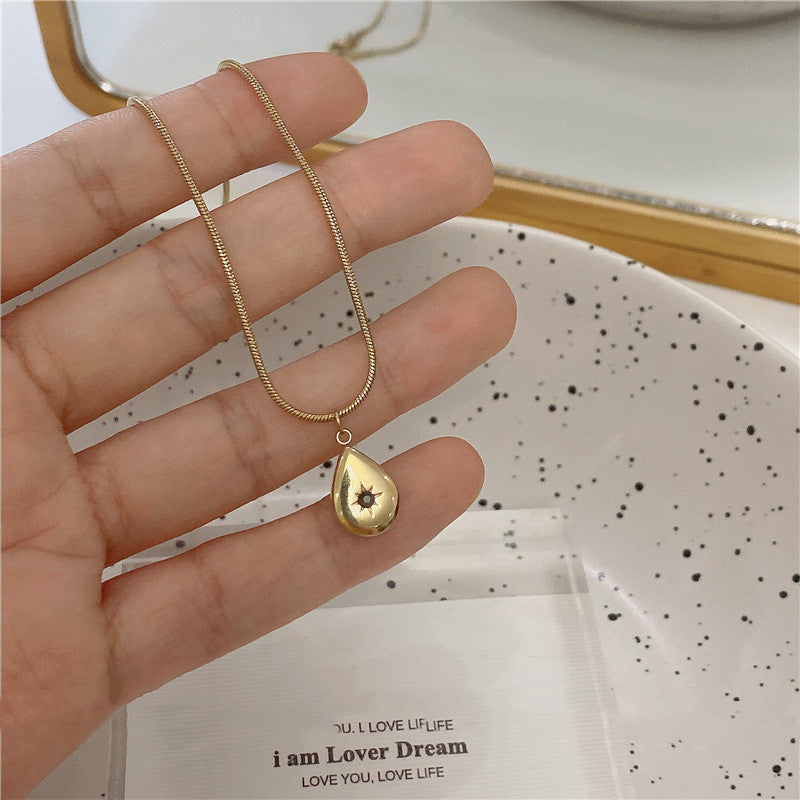 Retro Star Titanium Steel Necklace Metallic Wind